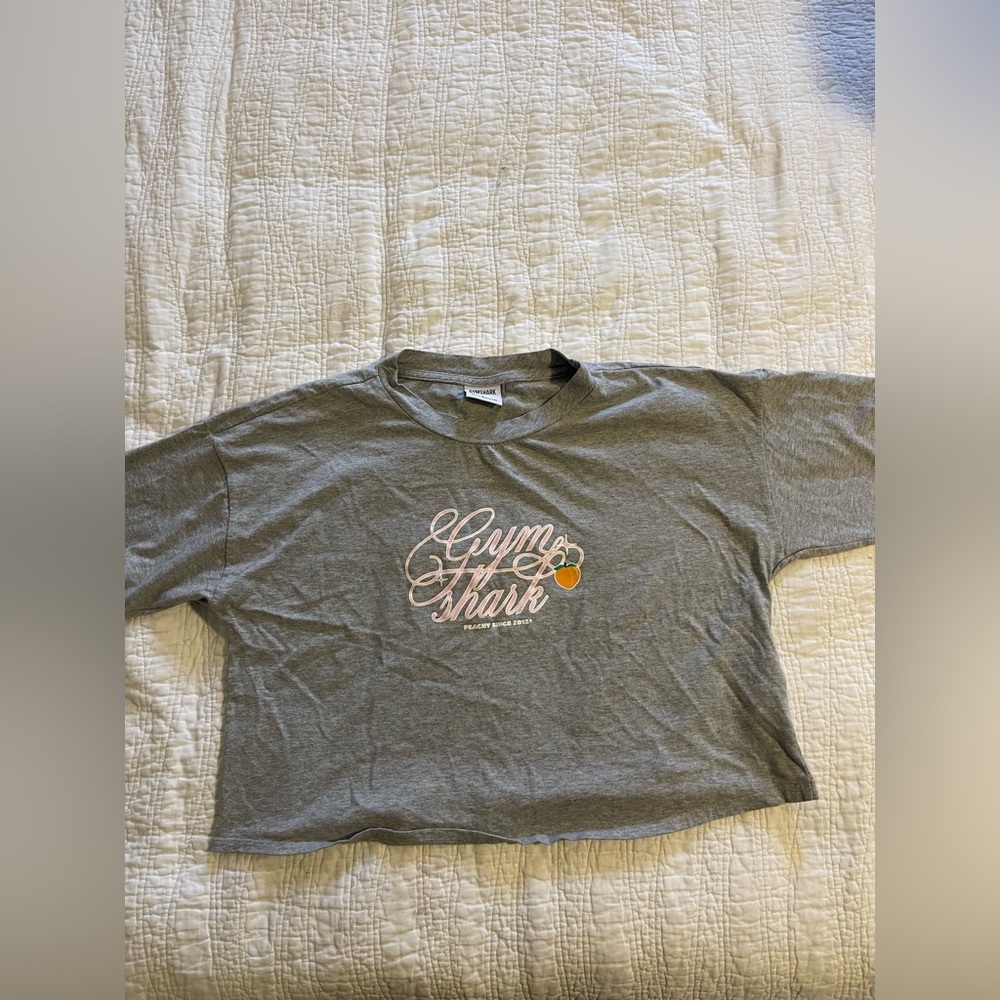 Gray Gymshark women’s crop top